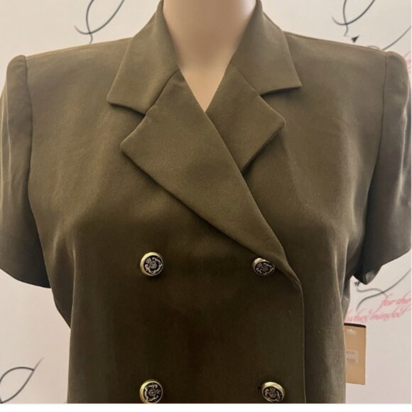 Jones New York. Size 8. Green Suede Cloth Lined Double Breasted Top. B129 - Picture 2 of 5